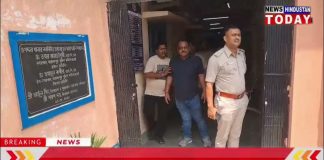 गिरफ्तार तृणमूल पार्षद को लक्ष्य कर लगी चोर चोर स्लोगन।