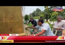 पूर्व मुख्यमंत्री ममता बनर्जी धर्मतला में धरना पर बैठी।
