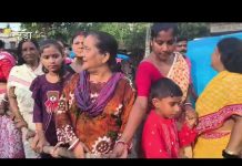 रहड़ा थाना के जगन्नाथ मंदिर से निकाल गई रथ यात्रा में रथ की रस्सियां खींची महिलाएं और बच्चे।